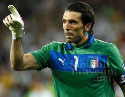 Gigi   Buffon   Match Worn Italy  Shirt